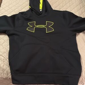 Xl Underarmour hoodie black w neon pipping. Very good condition.